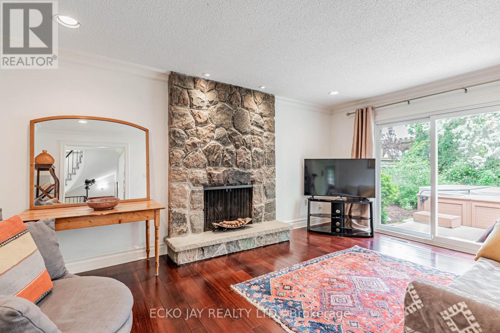 75 Barrydale Crescent, Toronto, Ontario  M3B 3E3 - Photo 5 - C12206574
