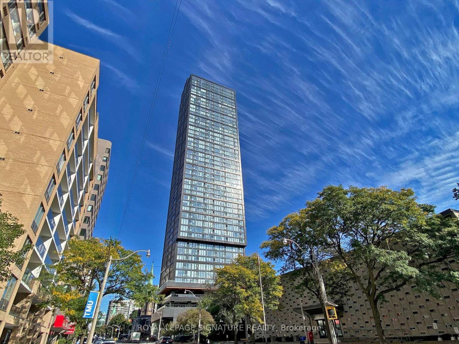 1006 - 319 Jarvis Street, Toronto (Moss Park), Ontario  M5B 0C8 - Photo 1 - C12206614