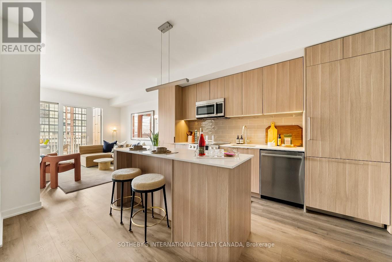 622 - 88 Bathurst Street, Toronto, Ontario  M5V 0W8 - Photo 2 - C12206659