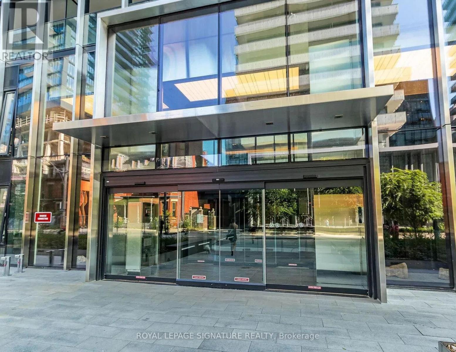 1001 - 55 Charles Street E, Toronto, Ontario  M4Y 0J1 - Photo 2 - C12206754