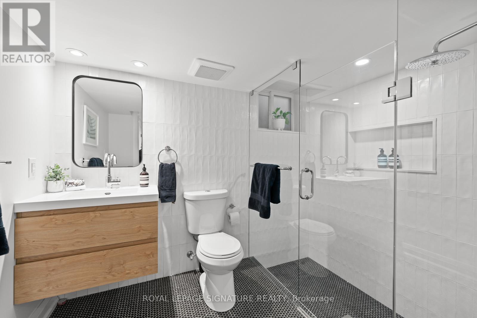 247 Highfield Road, Toronto, Ontario  M4L 2V4 - Photo 27 - E12206600