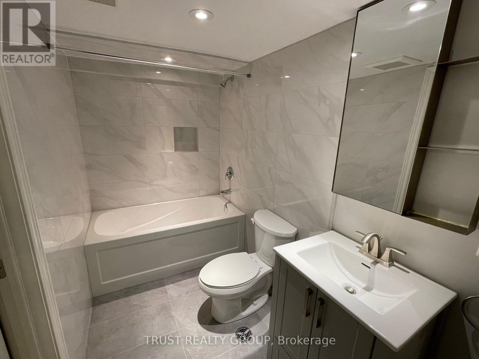 Lower - 990 Cosburn Avenue, Toronto, Ontario  M4C 2X1 - Photo 14 - E12206640