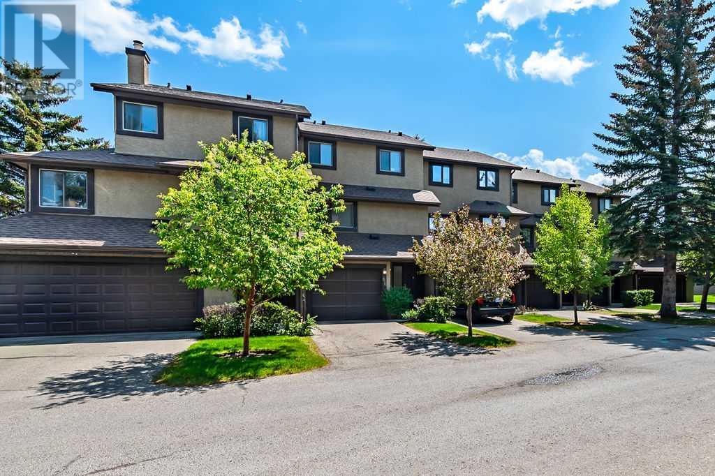 86 Glamis Gardens Sw, Calgary, Alberta  T3E 6S4 - Photo 2 - A2228751