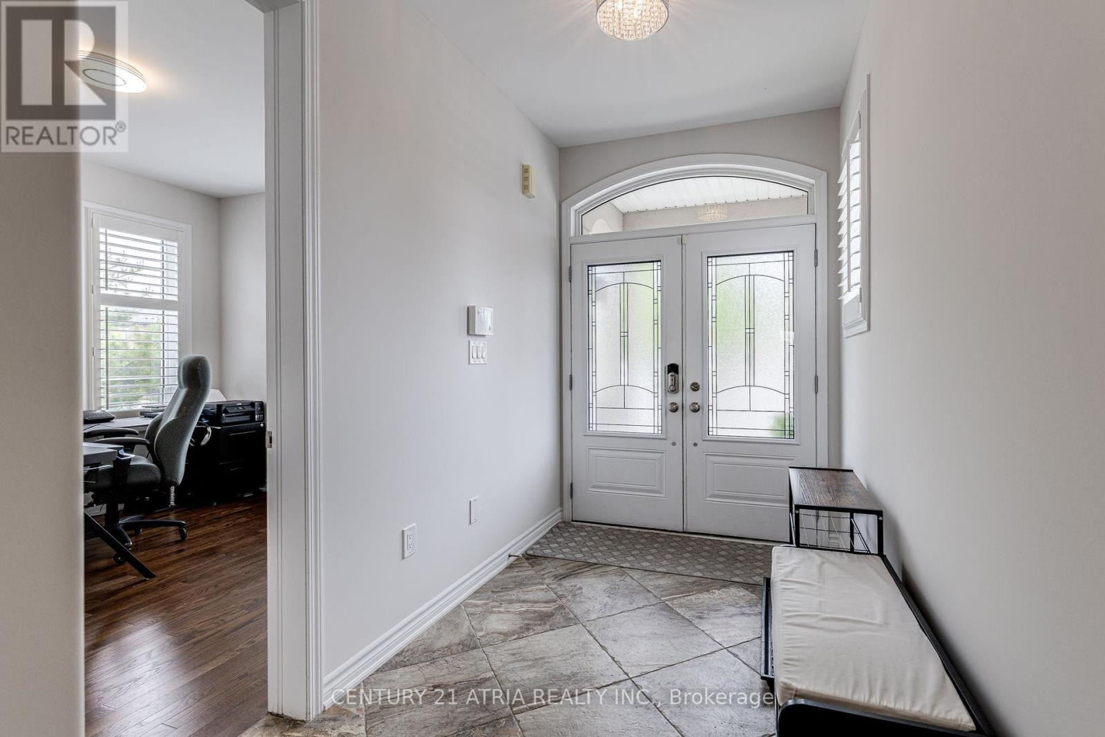122 Degraaf Crescent, Aurora, Ontario  L4G 0X2 - Photo 3 - N12206565