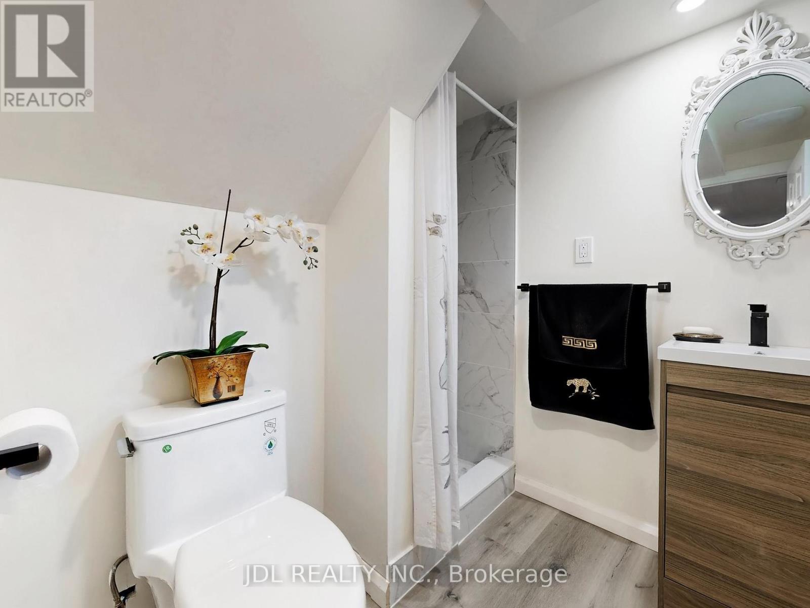 11 Hedge Road, Georgina, Ontario  L0E 1R0 - Photo 26 - N12206601