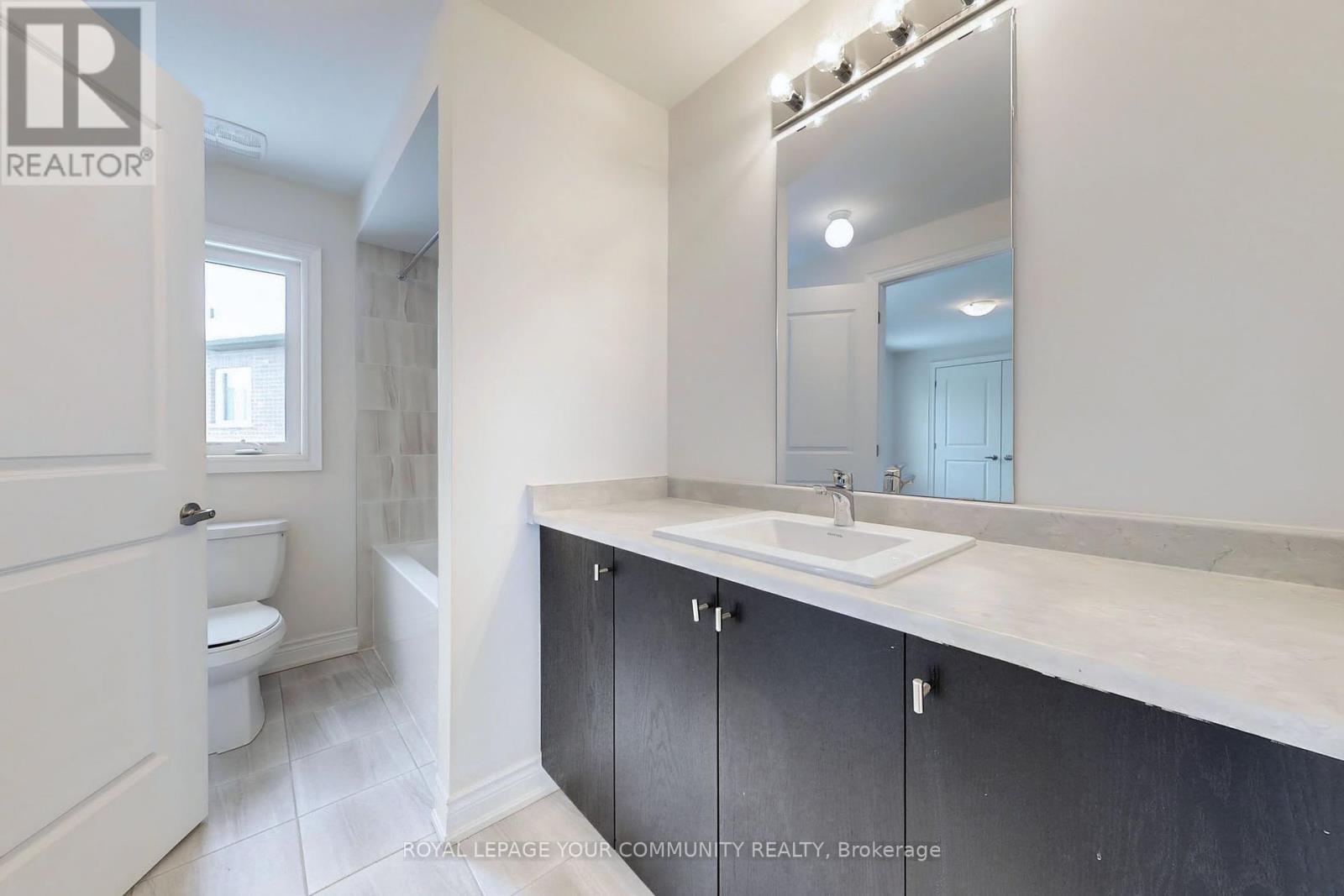 7 Dawn Blossom Drive, Georgina, Ontario  L4P 0H4 - Photo 16 - N12206705