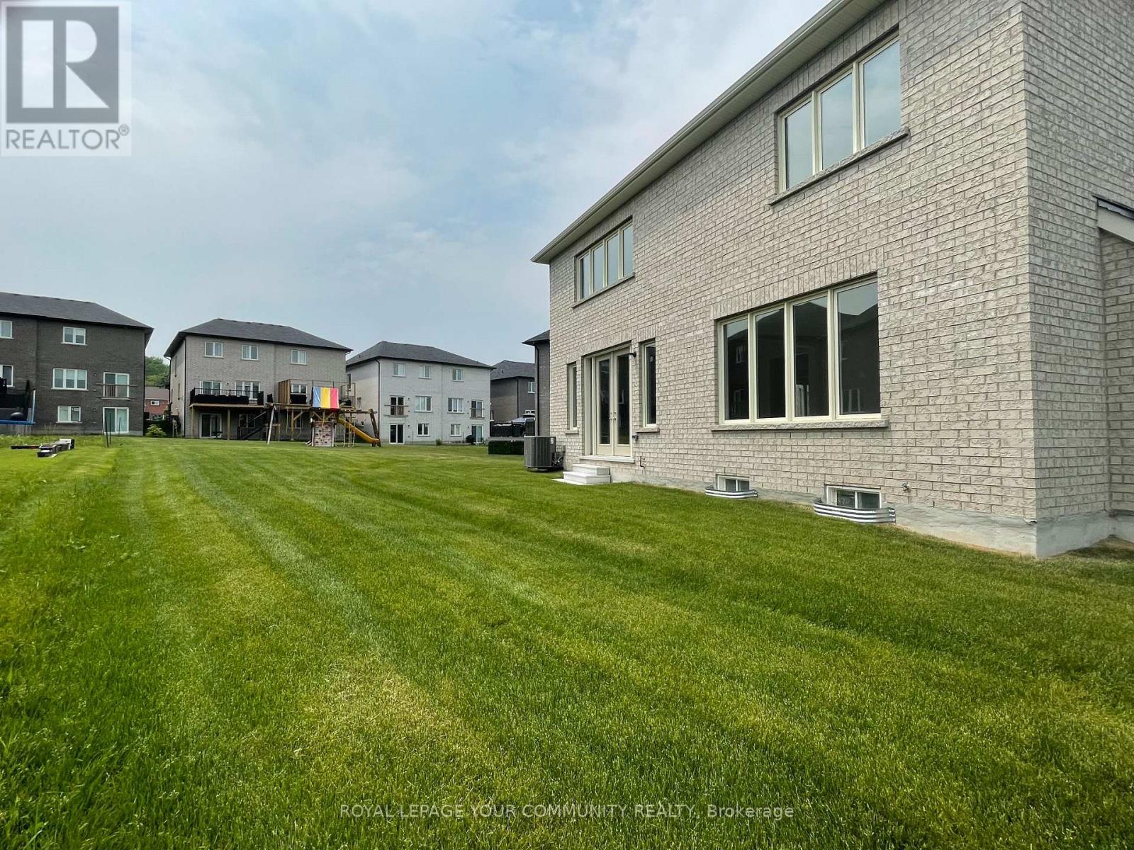 7 Dawn Blossom Drive, Georgina, Ontario  L4P 0H4 - Photo 21 - N12206705