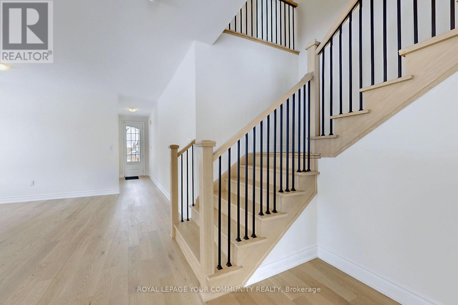 7 Dawn Blossom Drive, Georgina, Ontario  L4P 0H4 - Photo 5 - N12206705