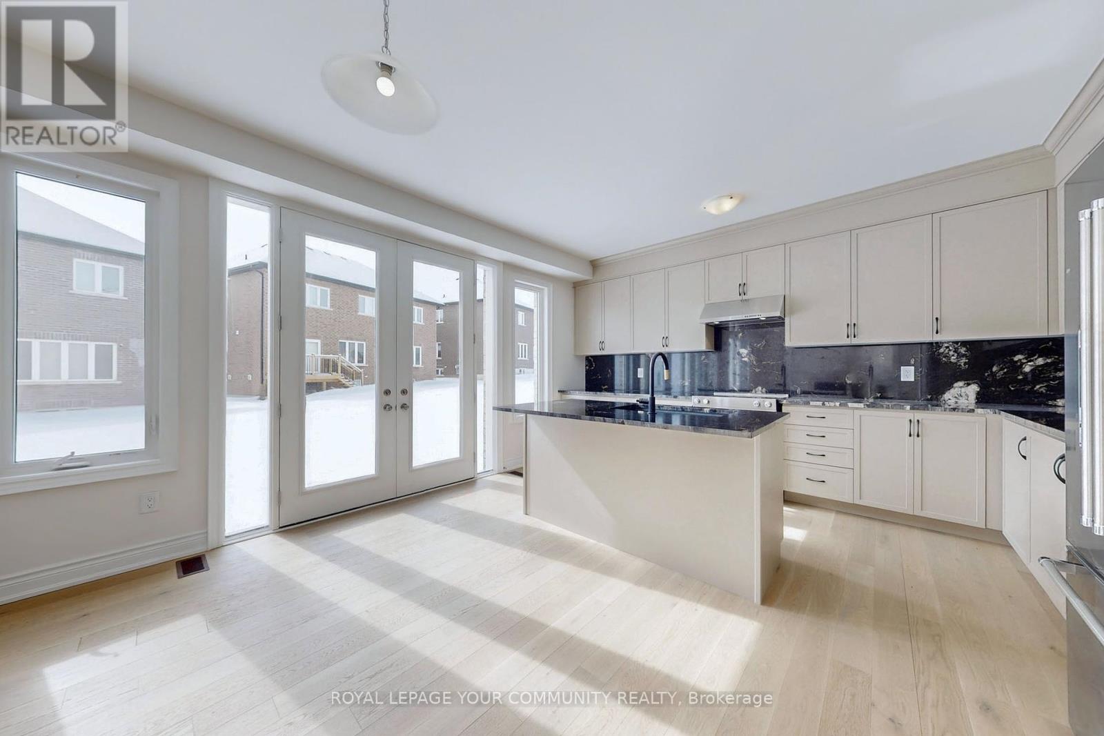7 Dawn Blossom Drive, Georgina, Ontario  L4P 0H4 - Photo 7 - N12206705