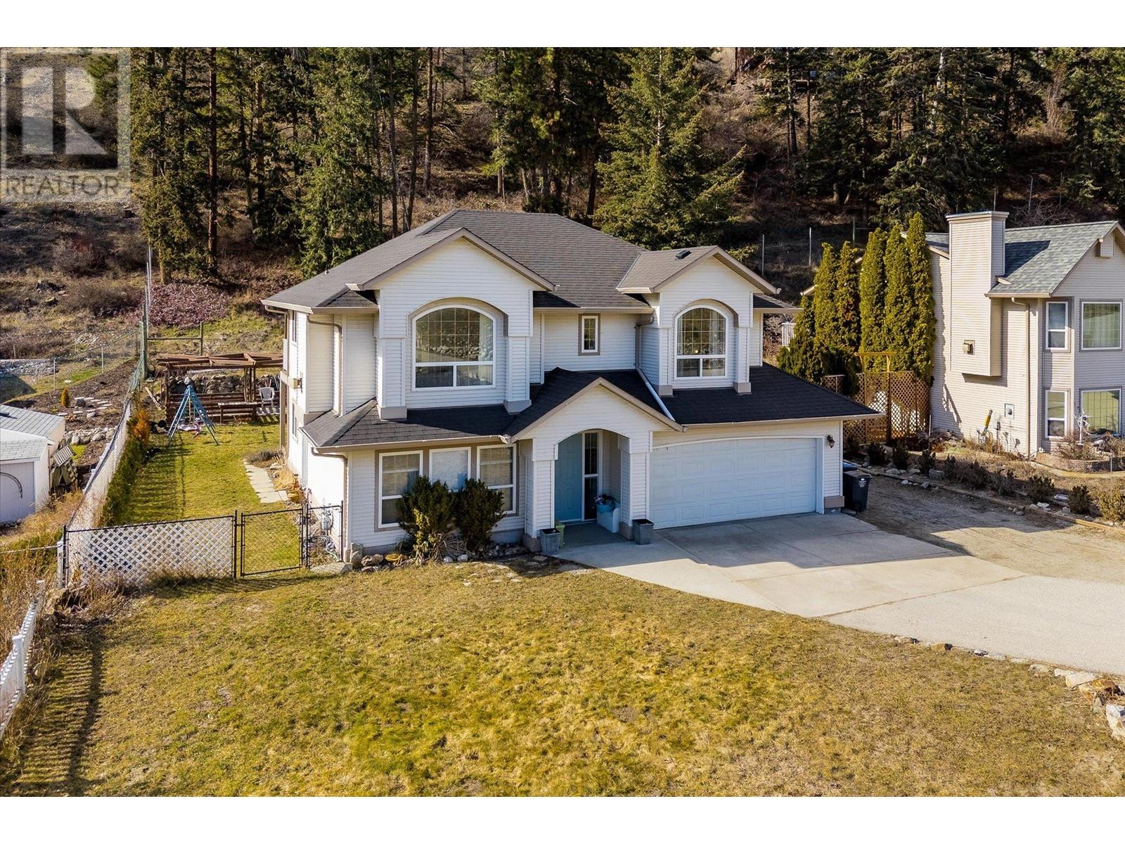 5817 Victoria Street, Peachland, British Columbia  V0H 1X4 - Photo 1 - 10351330
