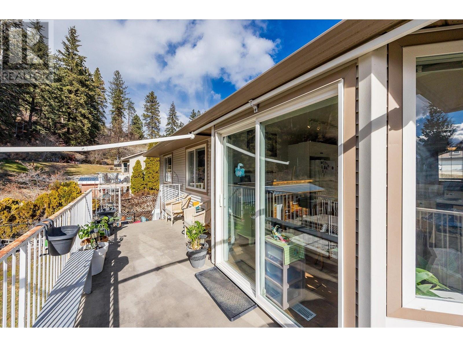 5817 Victoria Street, Peachland, British Columbia  V0H 1X4 - Photo 12 - 10351330