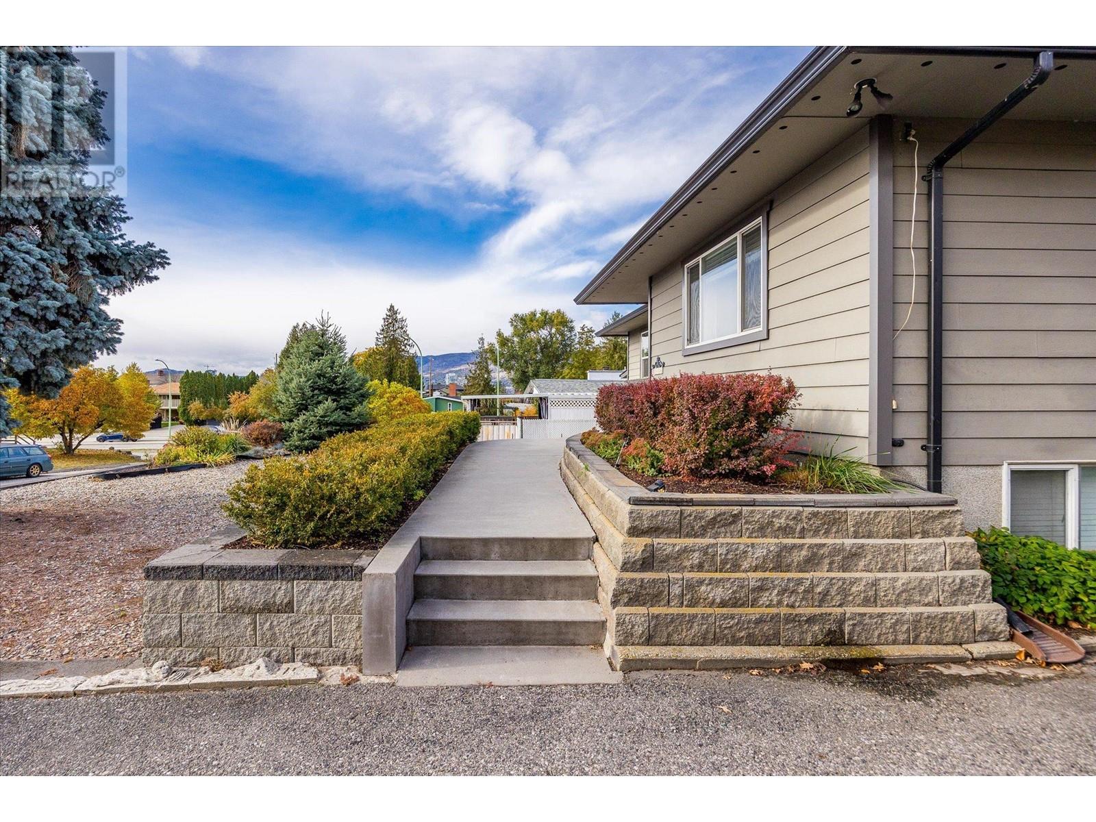 1508 Pinehurst Crescent, Kelowna, British Columbia  V1Y 4H9 - Photo 5 - 10350970