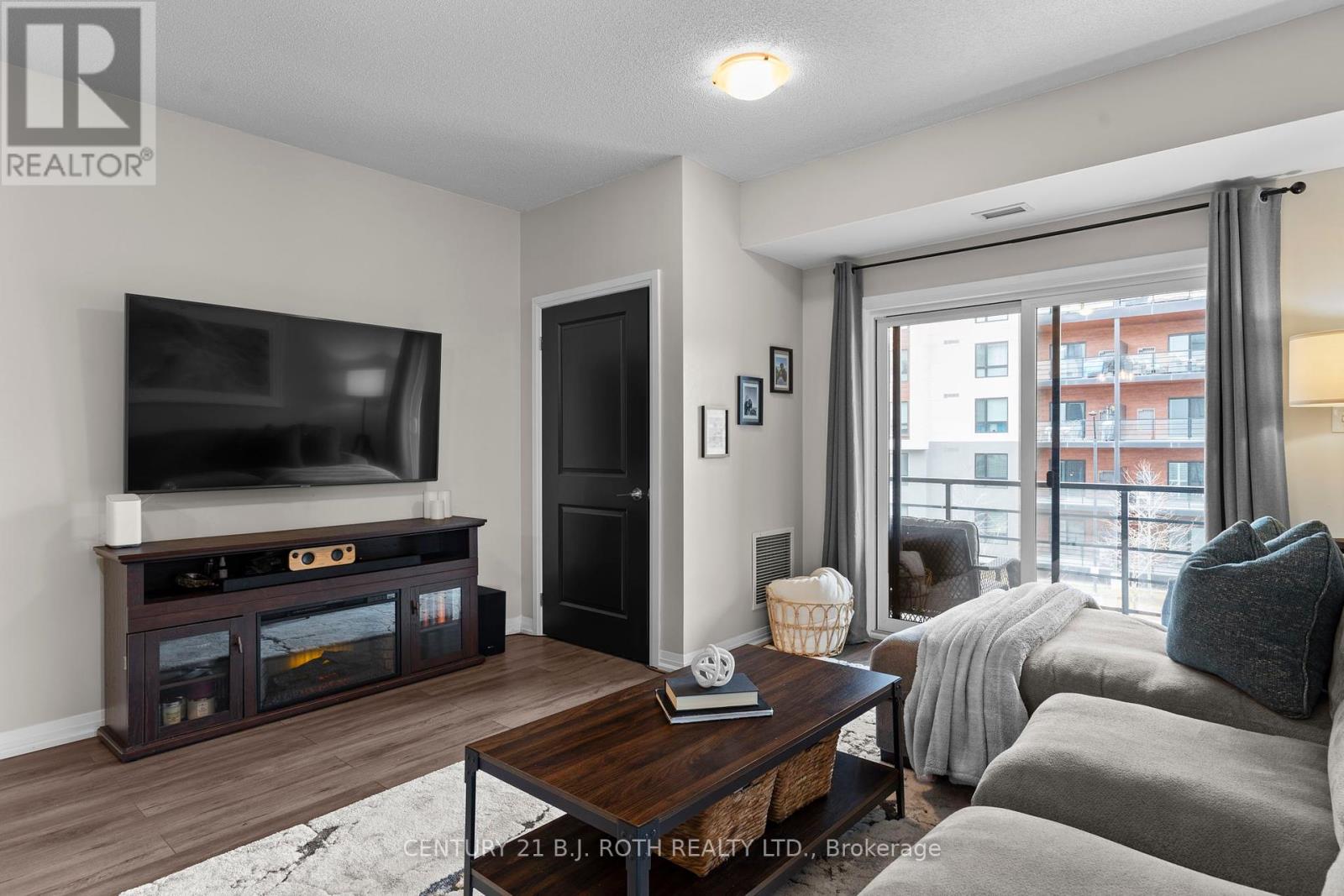 301 - 300 Essa Road, Barrie (0 West), Ontario  L9J 0B9 - Photo 14 - S12206751