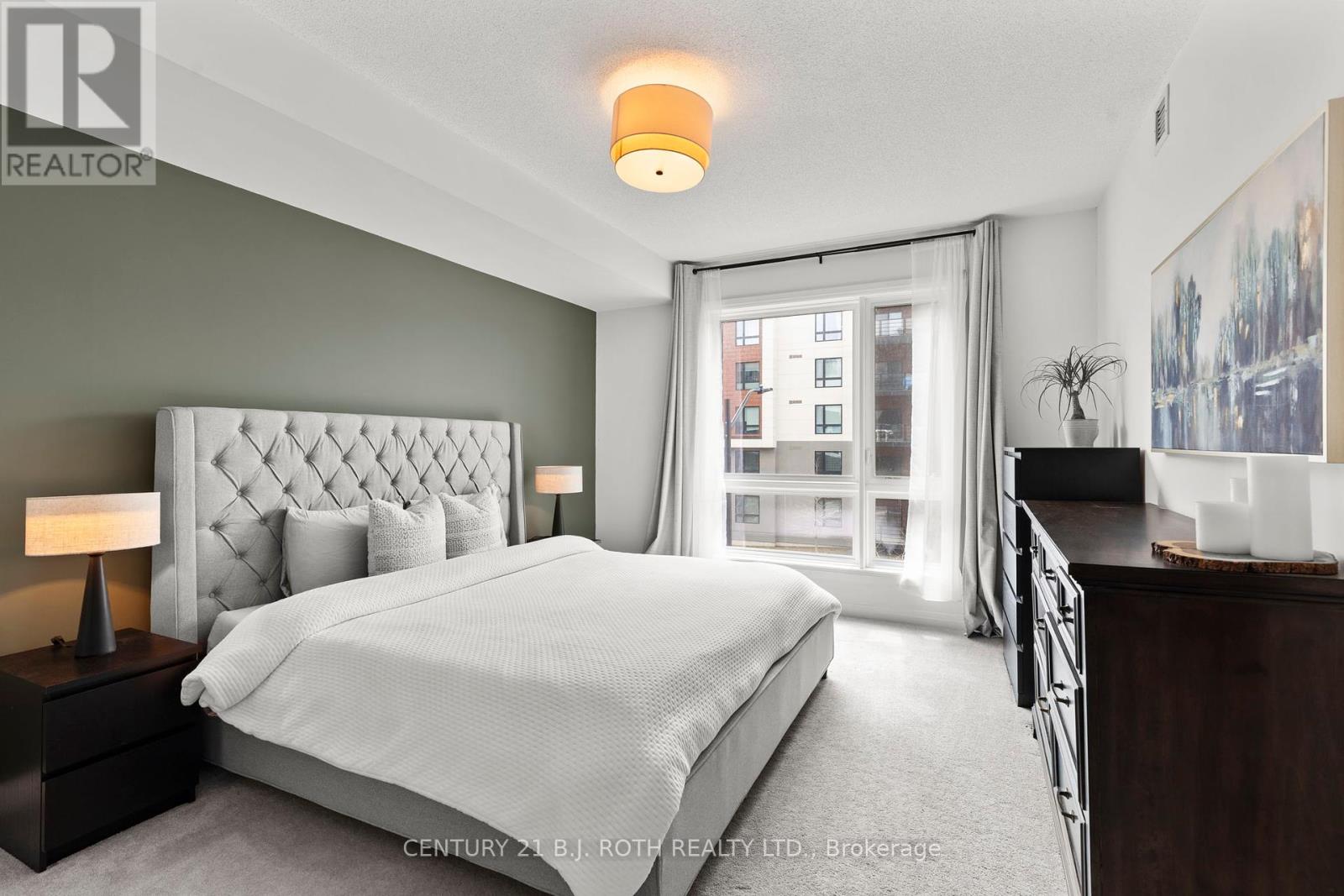 301 - 300 Essa Road, Barrie (0 West), Ontario  L9J 0B9 - Photo 16 - S12206751