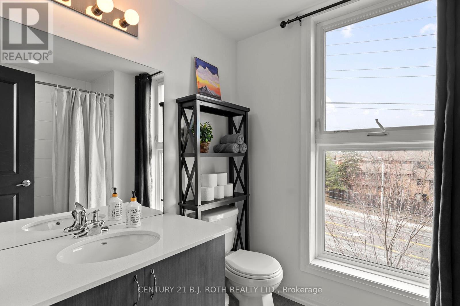 301 - 300 Essa Road, Barrie (0 West), Ontario  L9J 0B9 - Photo 21 - S12206751
