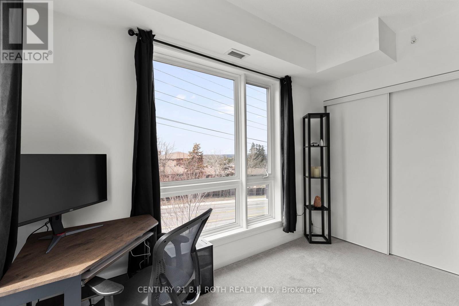 301 - 300 Essa Road, Barrie (0 West), Ontario  L9J 0B9 - Photo 23 - S12206751