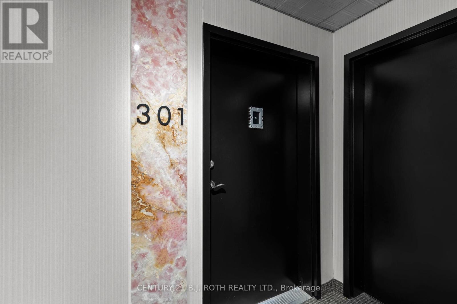 Property at 301 - 300 ESSA ROAD image 4