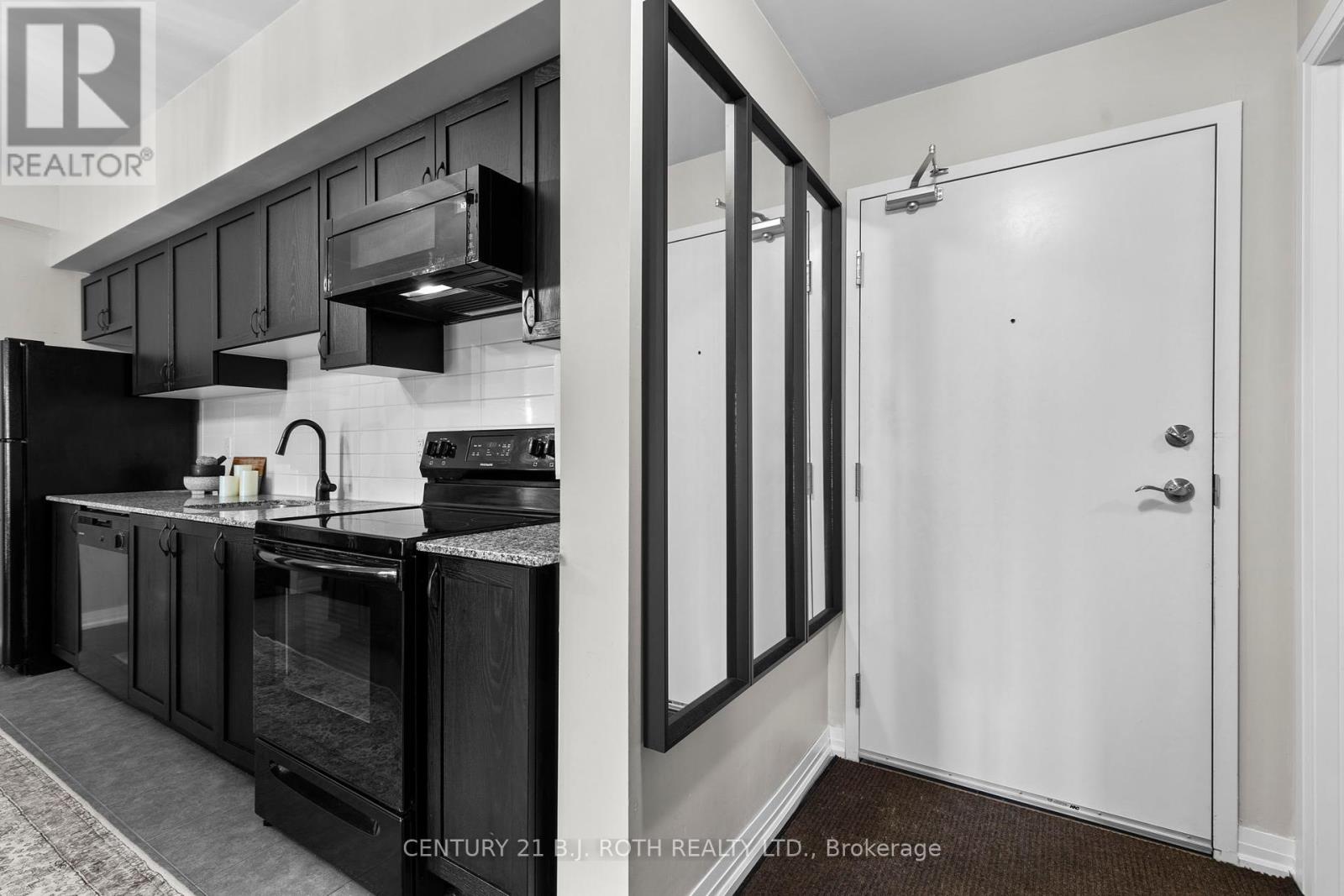 301 - 300 Essa Road, Barrie (0 West), Ontario  L9J 0B9 - Photo 6 - S12206751