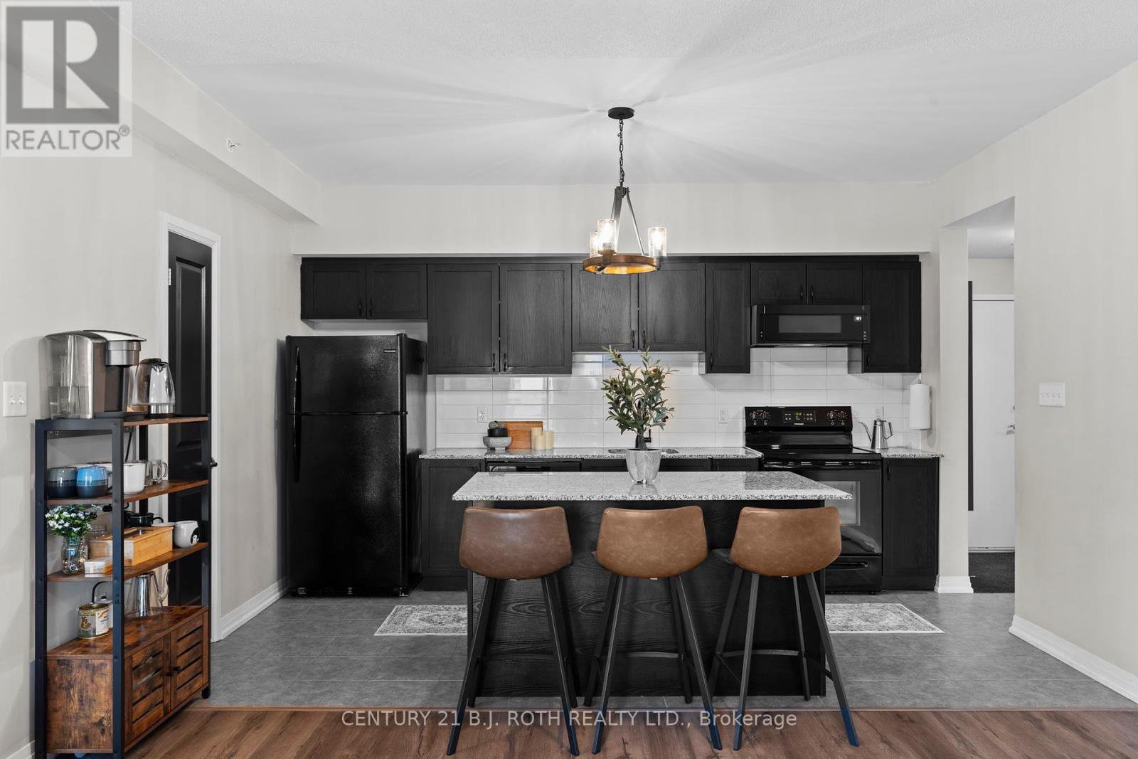 301 - 300 Essa Road, Barrie (0 West), Ontario  L9J 0B9 - Photo 8 - S12206751