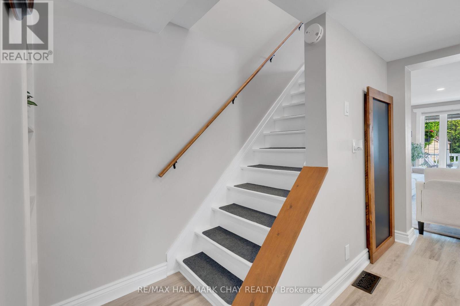 208 Elmer Park, Orillia, Ontario  L3V 2T1 - Photo 18 - S12206760