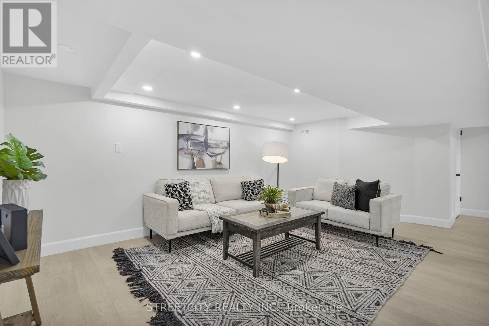 5 Thorncrest Crescent, London South, Ontario  N6J 1K4 - Photo 24 - X12206787