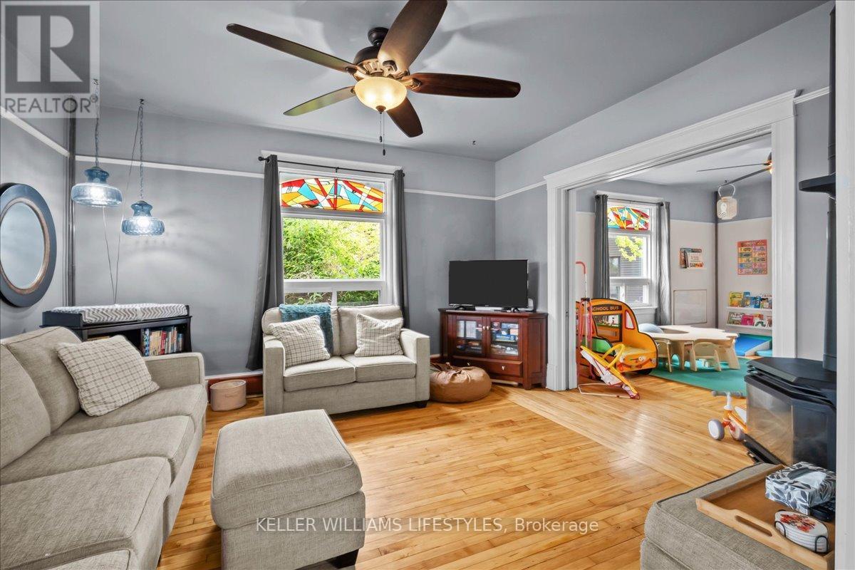 9 Main Street S, Lambton Shores, Ontario  N0N 1J0 - Photo 11 - X12206889