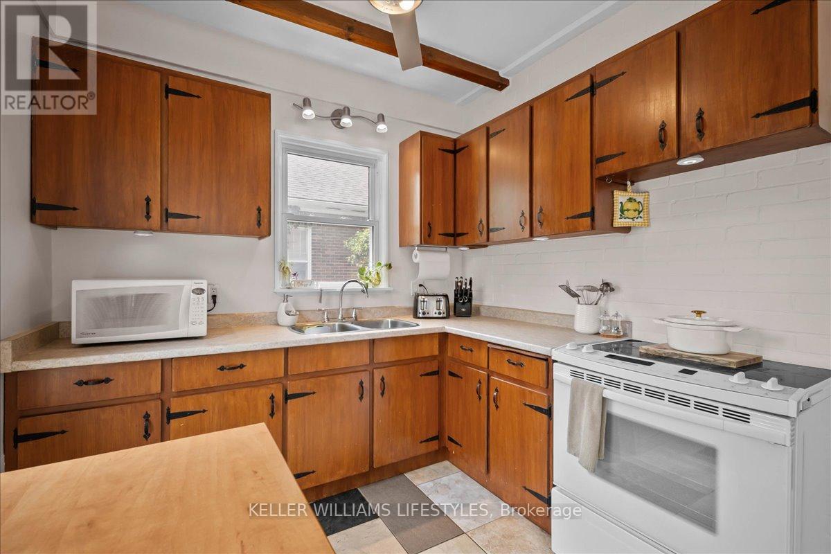 9 Main Street S, Lambton Shores, Ontario  N0N 1J0 - Photo 17 - X12206889