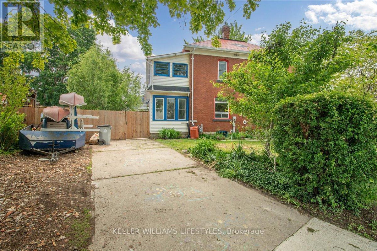 9 Main Street S, Lambton Shores, Ontario  N0N 1J0 - Photo 5 - X12206889