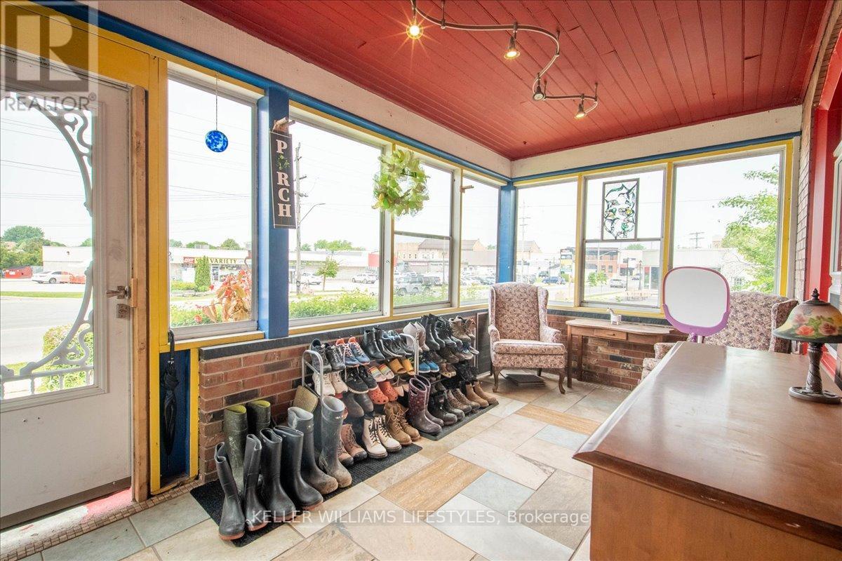 9 Main Street S, Lambton Shores, Ontario  N0N 1J0 - Photo 6 - X12206889