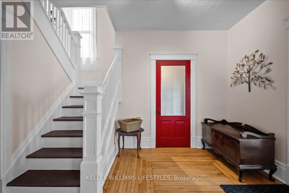 9 Main Street S, Lambton Shores, Ontario  N0N 1J0 - Photo 9 - X12206889