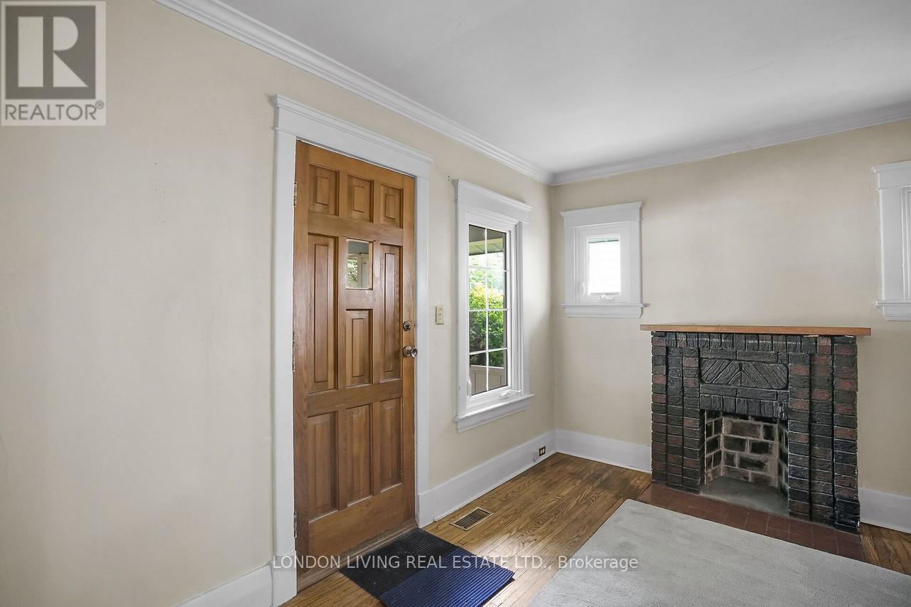 Property at 166 SPRINGBANK DRIVE image 4