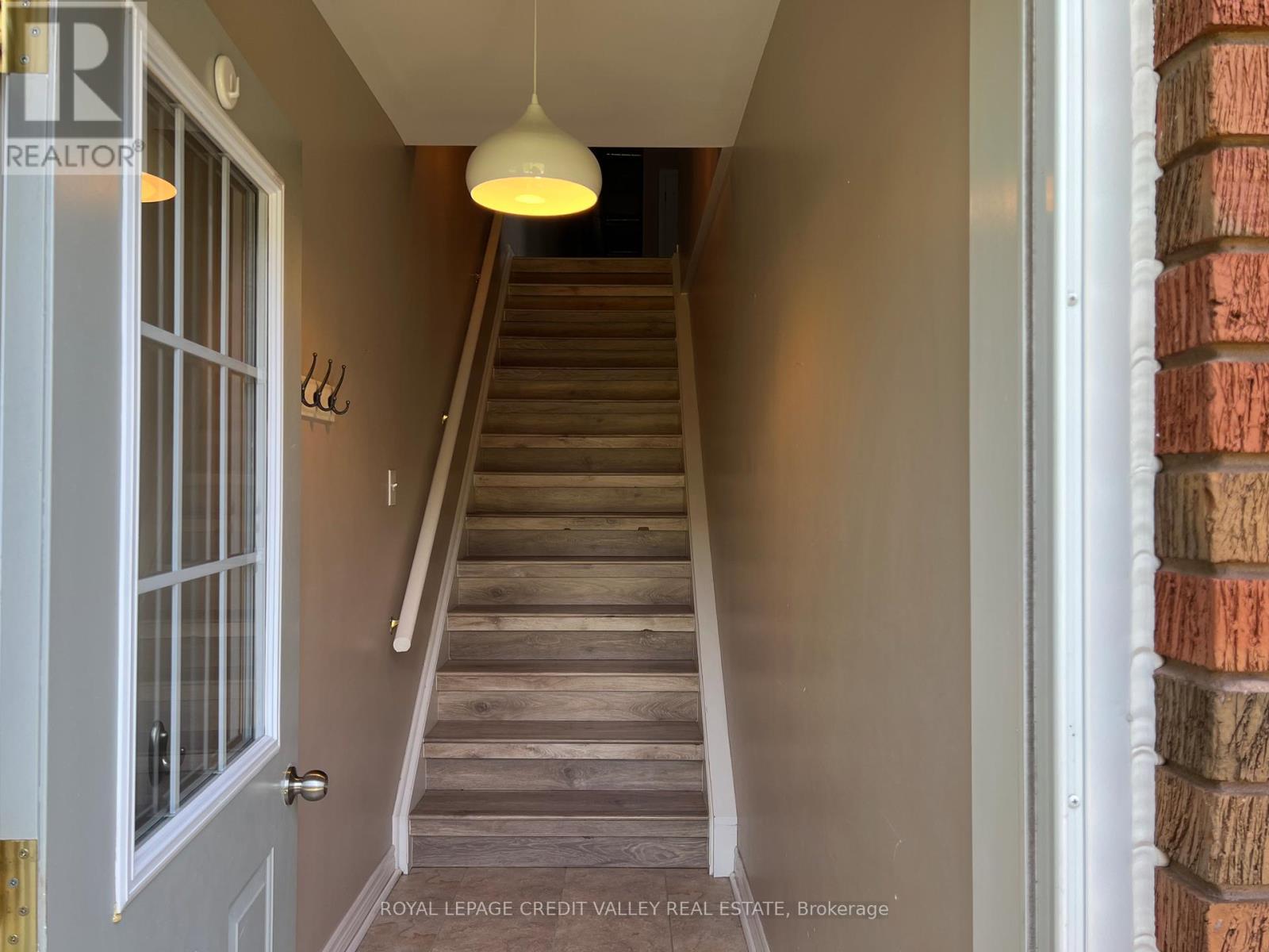 41b Upper - 41-43 Church Street E, Halton Hills, Ontario  L7J 1K6 - Photo 2 - W12206567