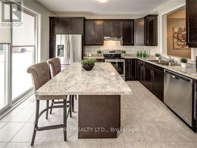 335 Emmett Landing, Milton, Ontario  L9E 0A6 - Photo 2 - W12206594
