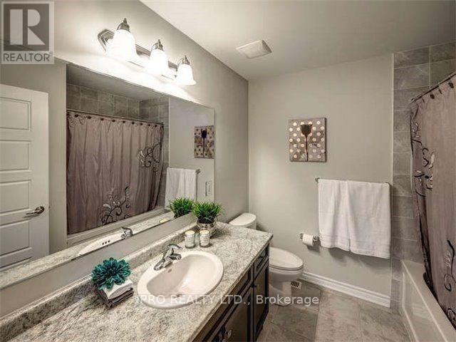 335 Emmett Landing, Milton, Ontario  L9E 0A6 - Photo 3 - W12206594