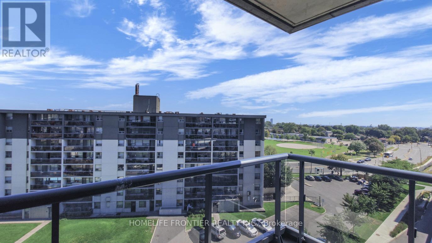 741 - 26 Gibbs Road, Toronto, Ontario  M9B 6L6 - Photo 18 - W12206612