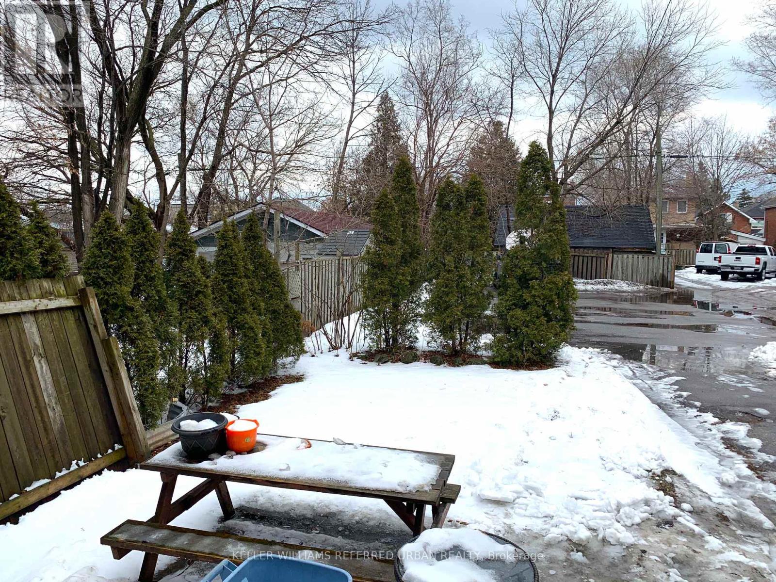 Main - 591 Jane Street, Toronto, Ontario  M6S 4A3 - Photo 11 - W12206622