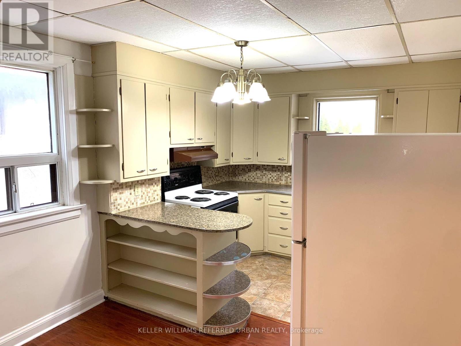 Main - 591 Jane Street, Toronto, Ontario  M6S 4A3 - Photo 3 - W12206622