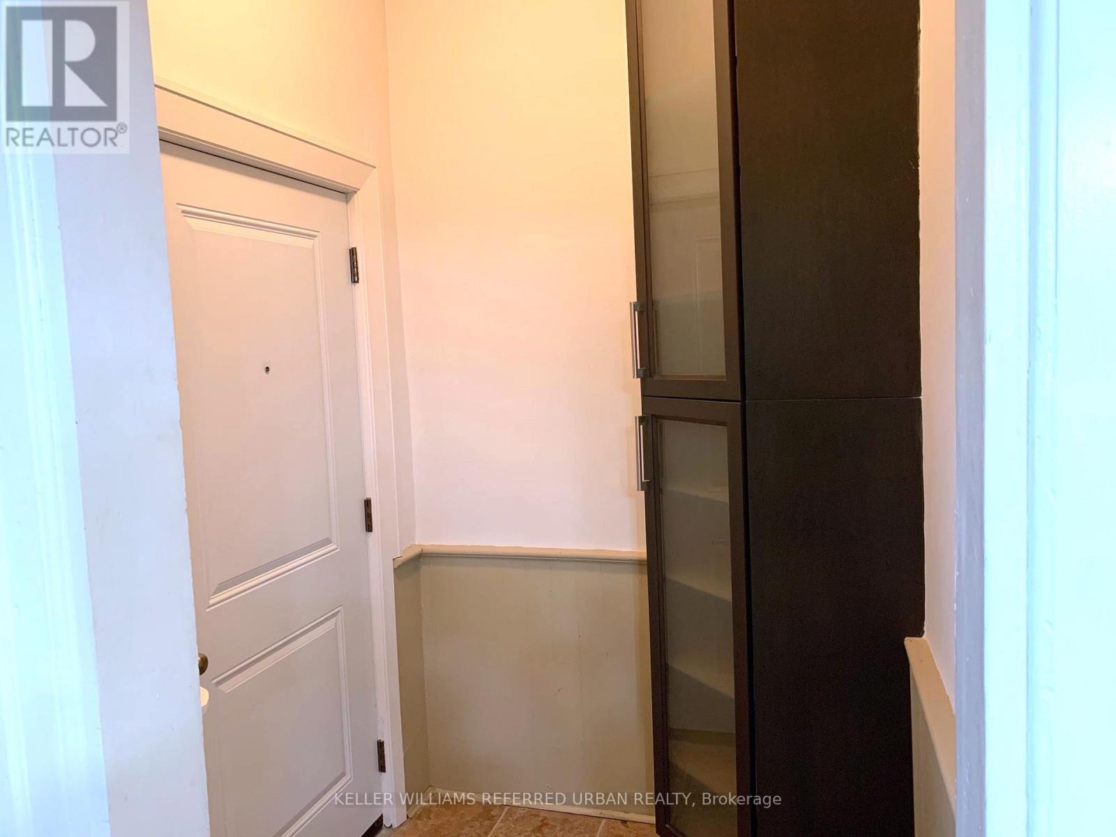 Main - 591 Jane Street, Toronto, Ontario  M6S 4A3 - Photo 8 - W12206622