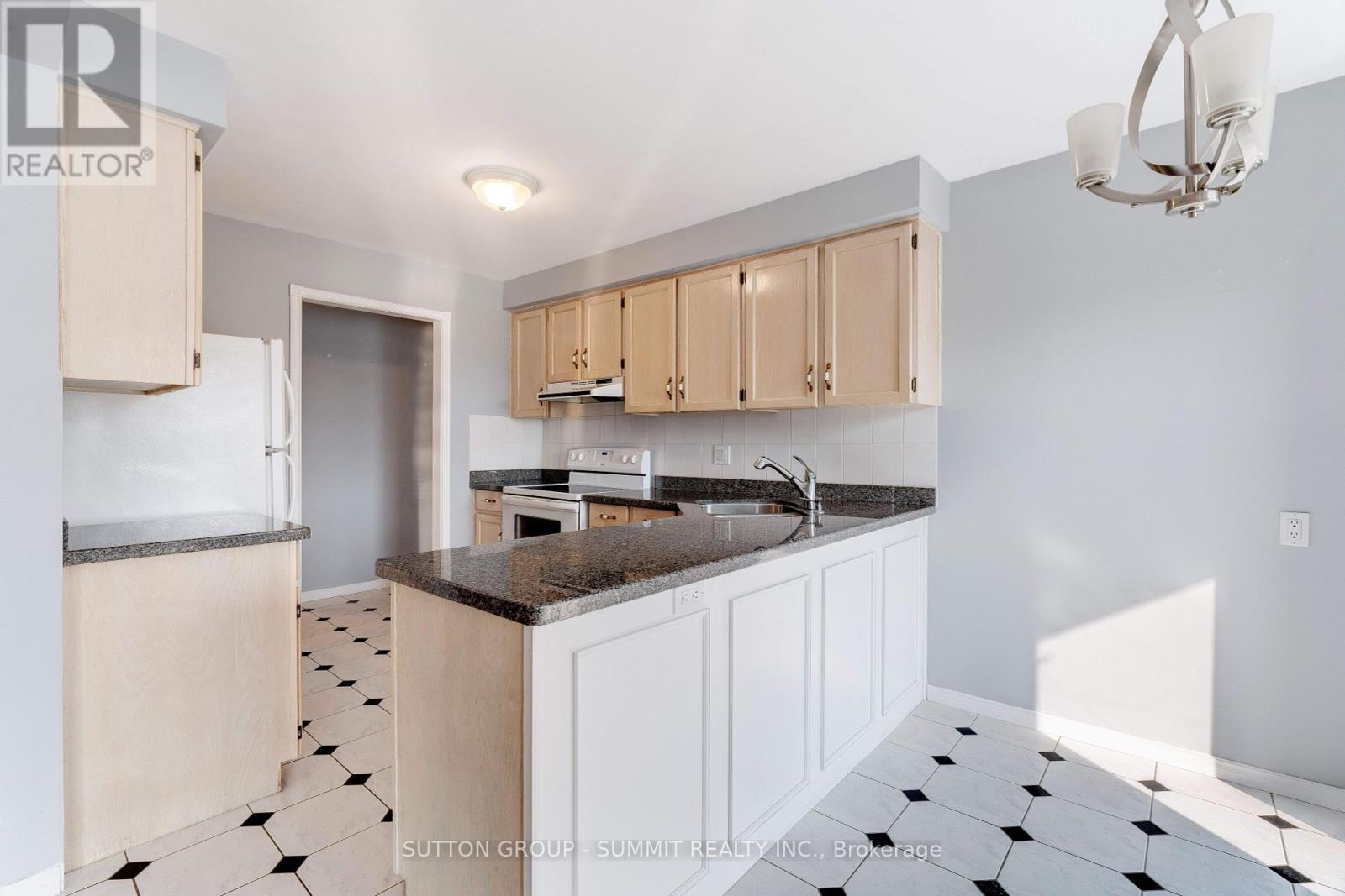 55 - 3050 Pinemeadow Drive, Burlington, Ontario  L7M 3X5 - Photo 11 - W12206646