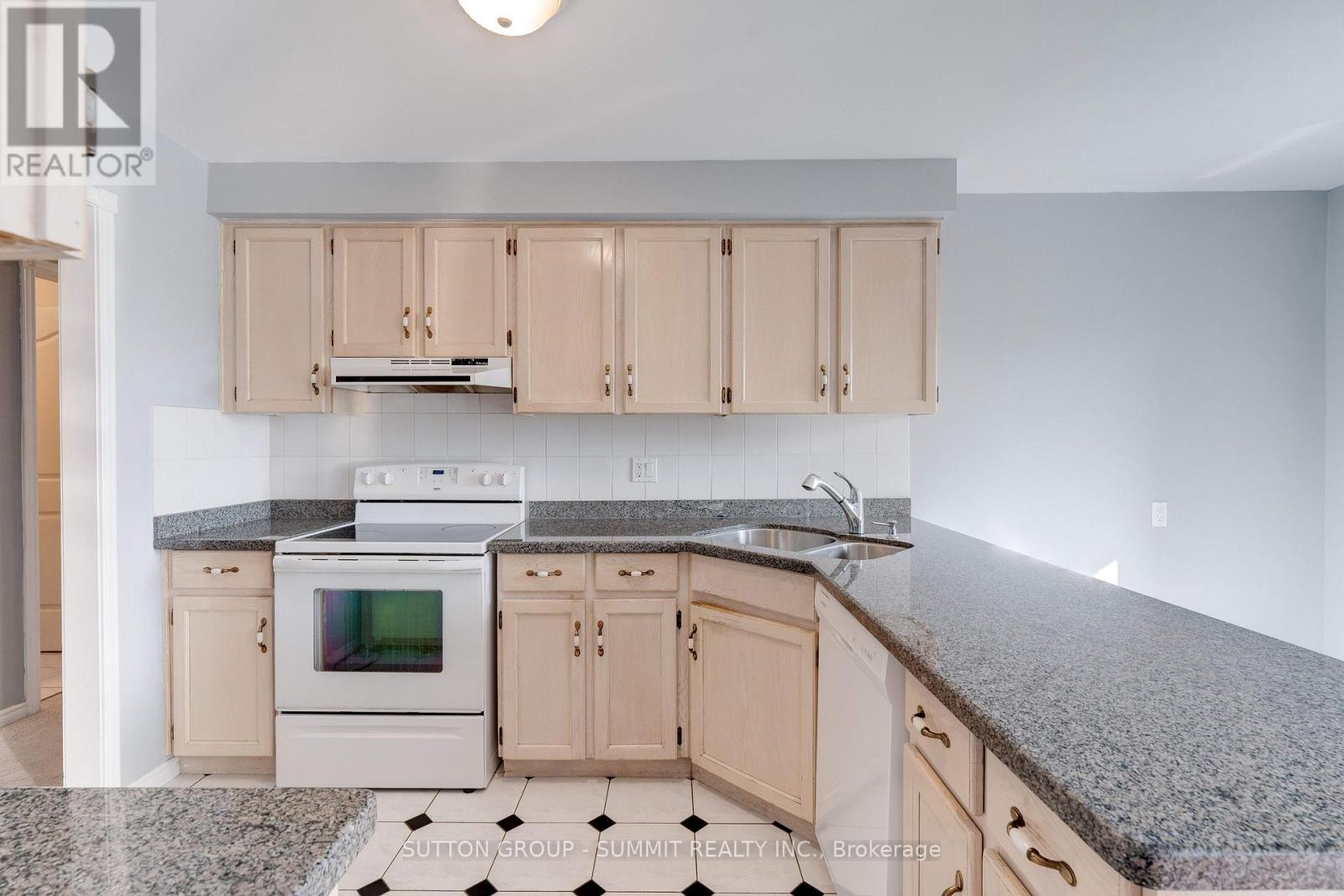 55 - 3050 Pinemeadow Drive, Burlington (Headon), Ontario  L7M 3X5 - Photo 12 - W12206646