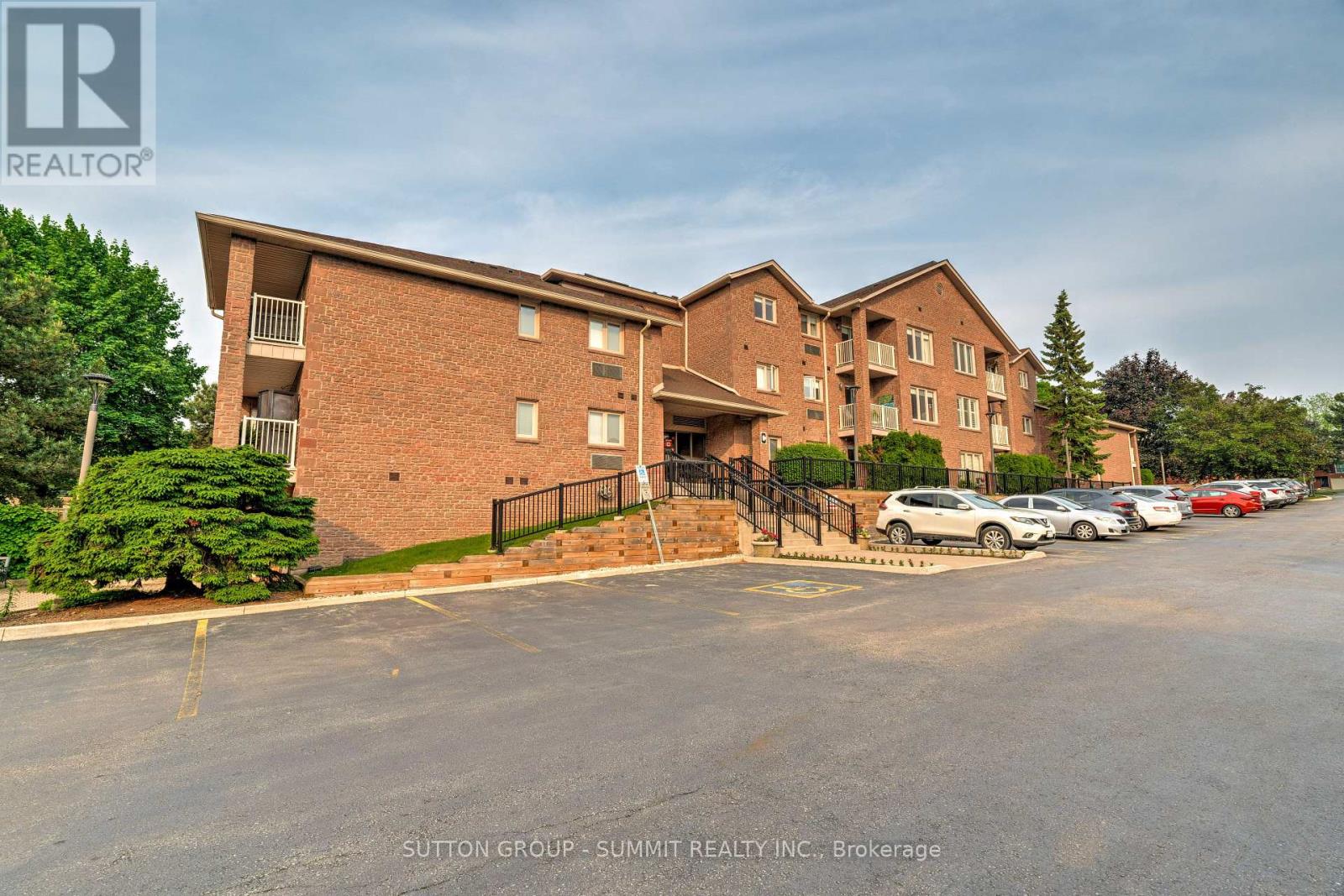 55 - 3050 Pinemeadow Drive, Burlington, Ontario  L7M 3X5 - Photo 3 - W12206646