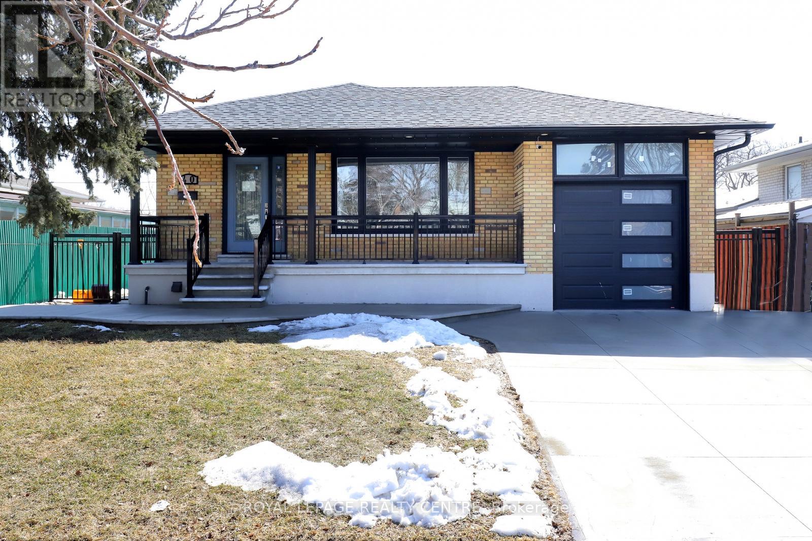 40 SUMMERFIELD CRESCENT, Toronto, Ontario