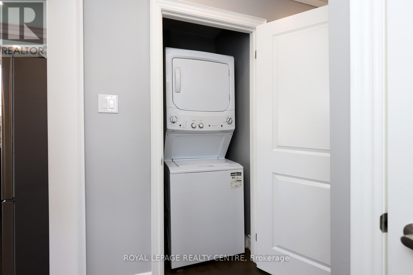 40 Summerfield Crescent, Toronto, Ontario  M9C 3X3 - Photo 17 - W12206648