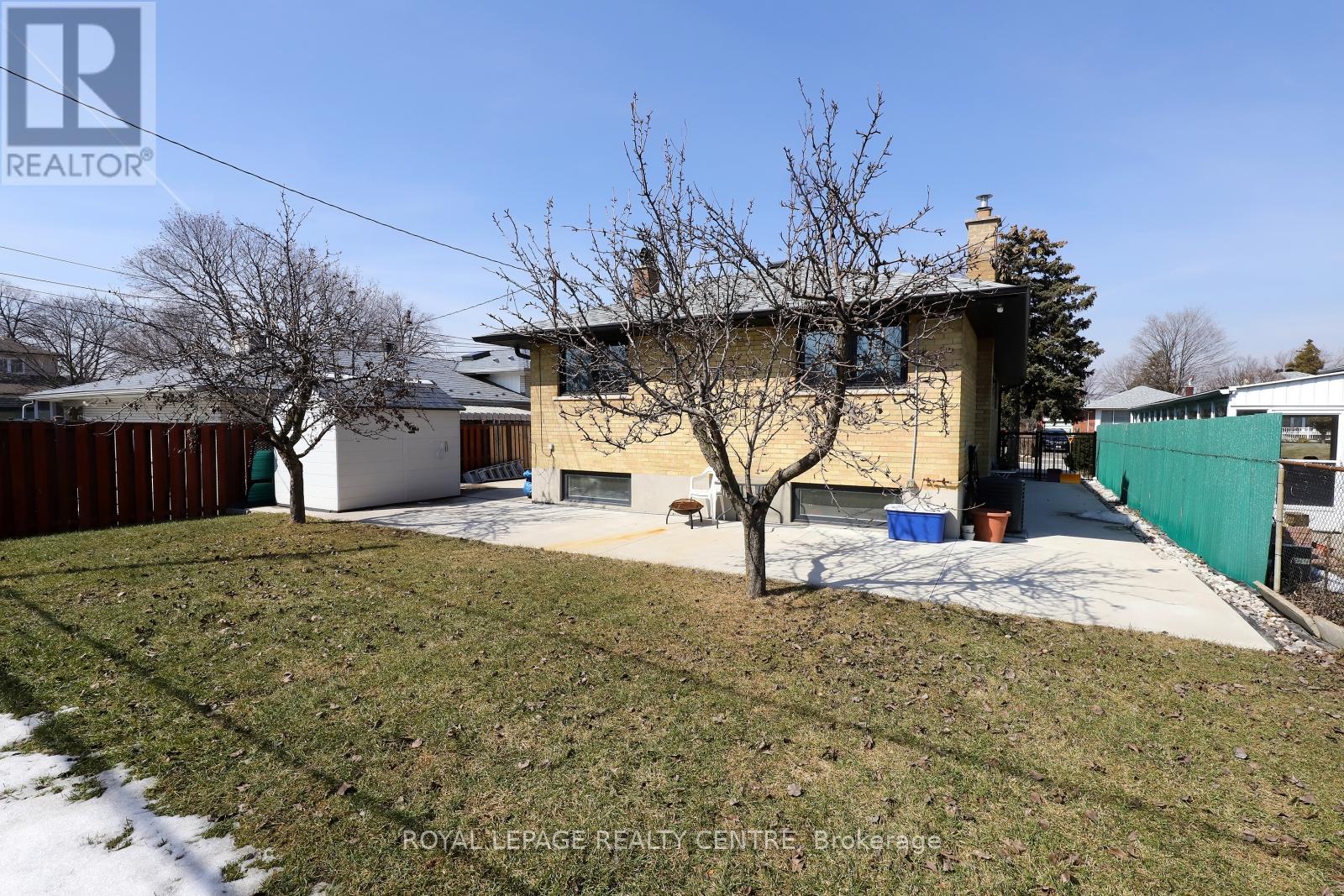 40 Summerfield Crescent, Toronto, Ontario  M9C 3X3 - Photo 27 - W12206648