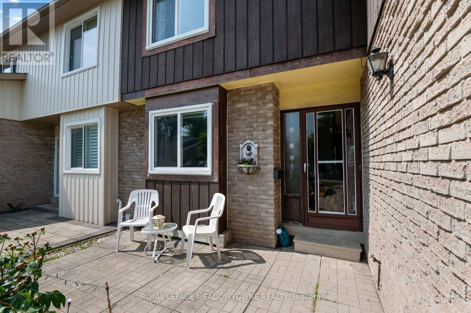6058 Starfield Crescent, Mississauga, Ontario  L5N 1X1 - Photo 2 - W12206687