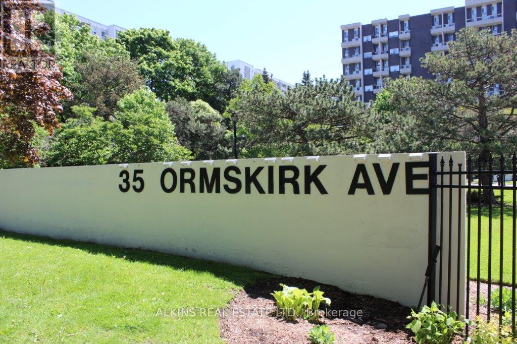 922 - 35 Ormskirk Avenue, Toronto, Ontario  M6S 1A8 - Photo 3 - W12206697
