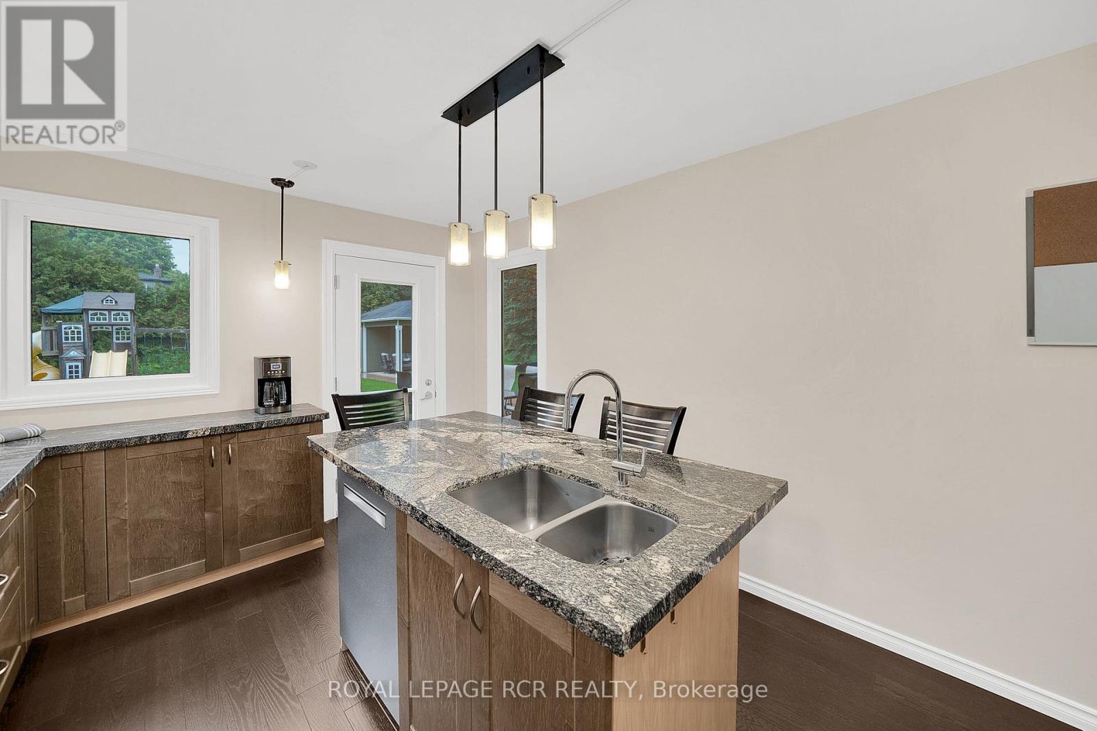 15 Brawton Drive, Caledon, Ontario  L7E 0C9 - Photo 12 - W12206714