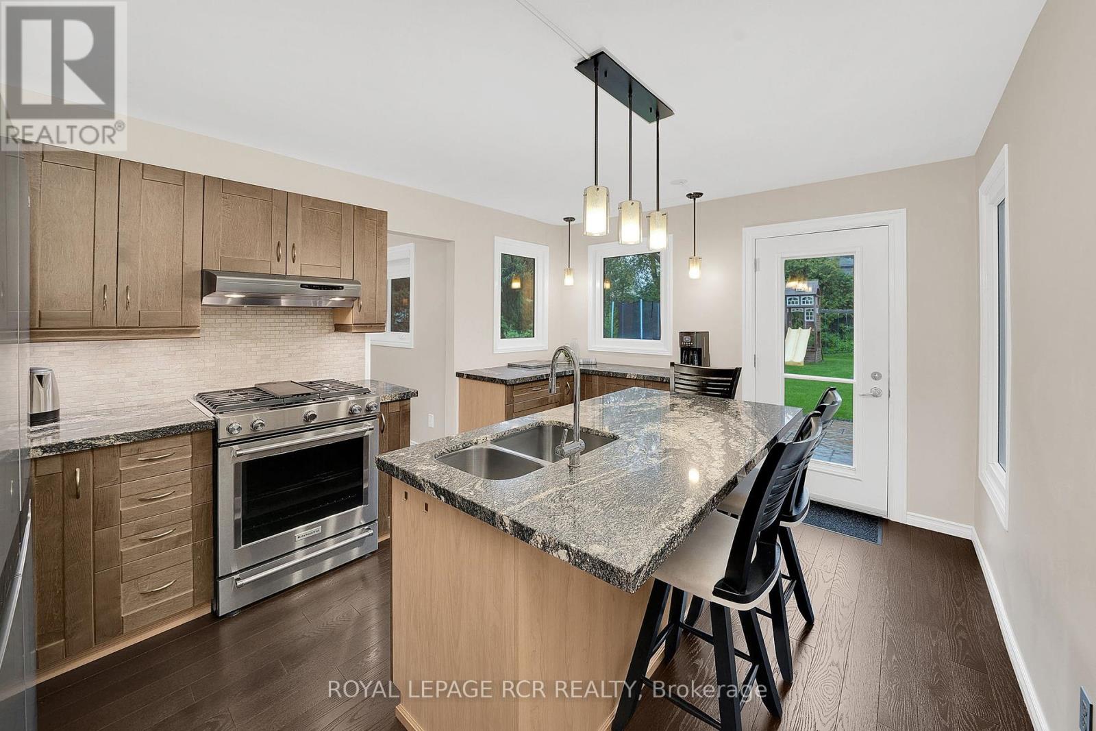 15 Brawton Drive, Caledon, Ontario  L7E 0C9 - Photo 9 - W12206714