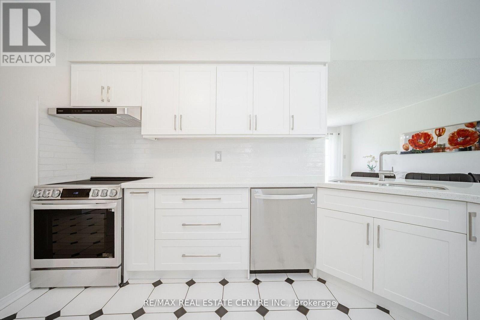 36 Lockwood Road, Brampton, Ontario  L6Y 4T7 - Photo 14 - W12206729