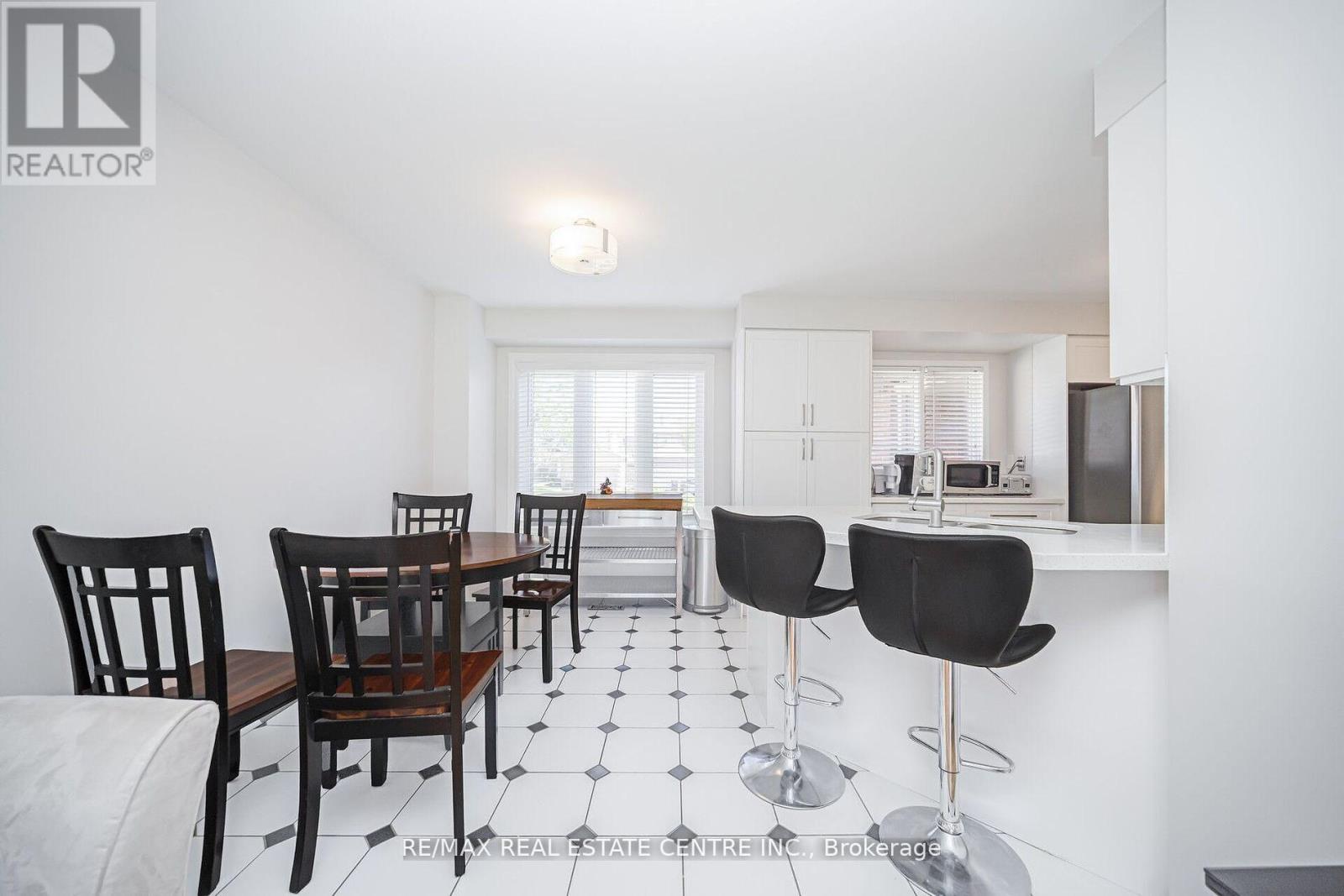 36 Lockwood Road, Brampton, Ontario  L6Y 4T7 - Photo 17 - W12206729